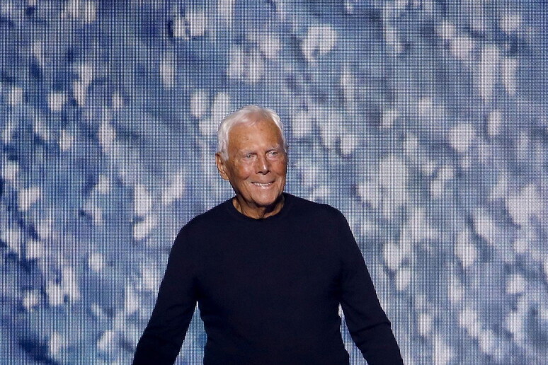 La moda ha perso il suo re: la morte di Giorgio Armani, l’uomo chiamato eleganza La moda ha perso il suo re: la morte di Giorgio Armani, l’uomo chiamato eleganza