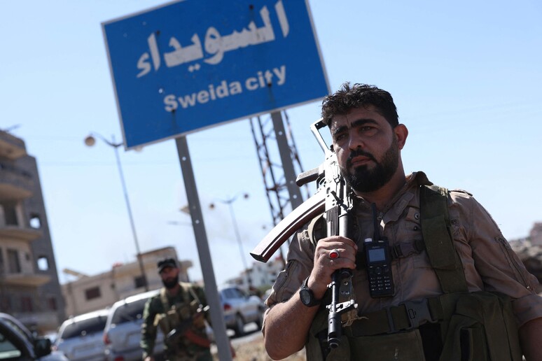 Milizie scatenate, stragi di civili, guerra con Israele e minoranze impaurite: benvenuti nella “nuova” Siria Milizie scatenate, stragi di civili, guerra con Israele e minoranze impaurite: benvenuti nella “nuova” Siria