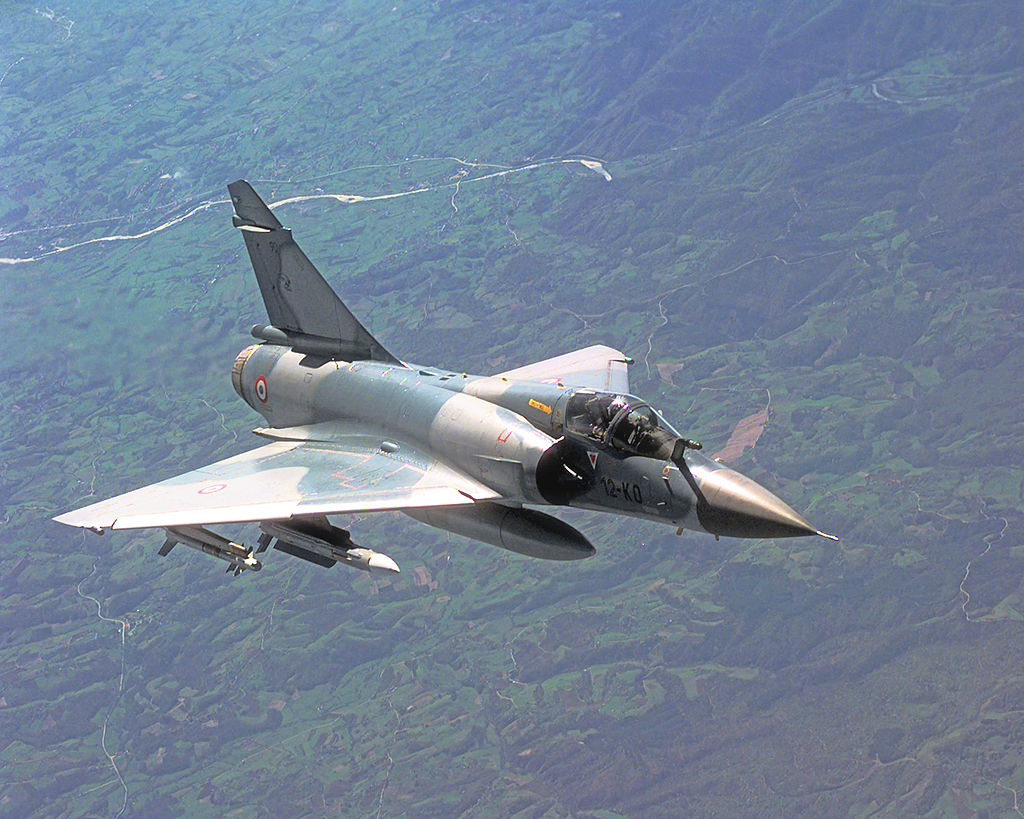 Mirage 2000 come aerei anti droni? La Francia studia la nuova vita dei suoi caccia