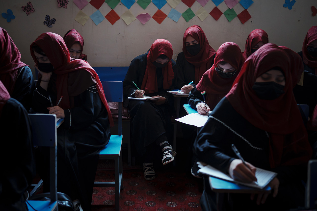 SANDRA CALLIGARO Afghanistan À l’ombre des drapeaux blancs