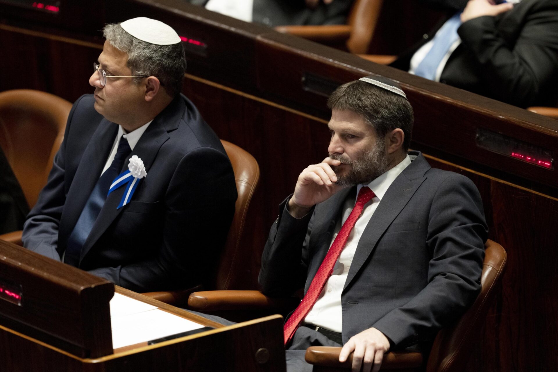 ben gvir e smotrich contro la pace a gaza ma non mollano il governo per pressare netanyahu