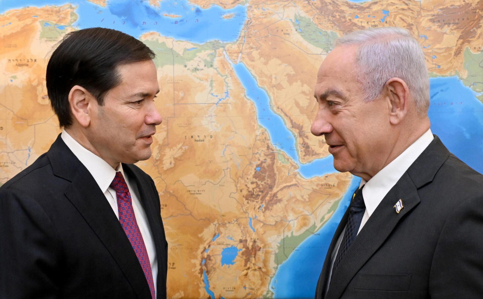 Israele minaccia l’annessione della Cisgiordania. Ira degli Usa, Trump: “a rischio il supporto” Israele minaccia l’annessione della Cisgiordania. Ira degli Usa, Trump: “a rischio il supporto”