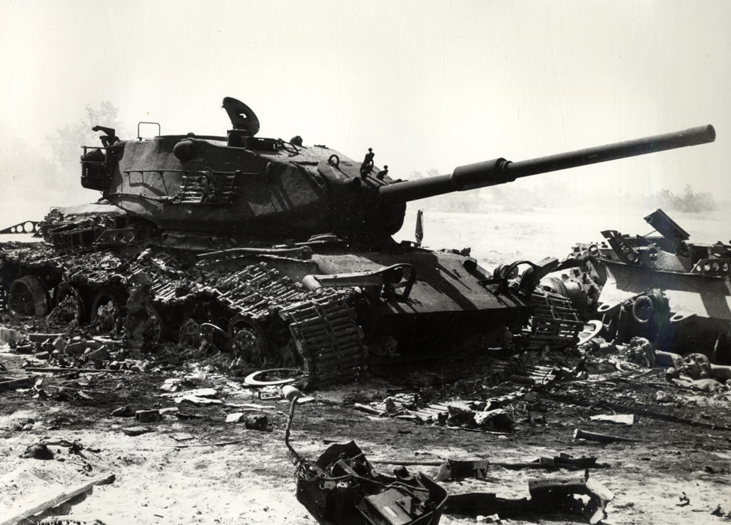 L’angelo e l’inganno. La battaglia per la memoria sullo 007 che cambiò la guerra dello Yom Kippur L’angelo e l’inganno. La battaglia per la memoria sullo 007 che cambiò la guerra dello Yom Kippur