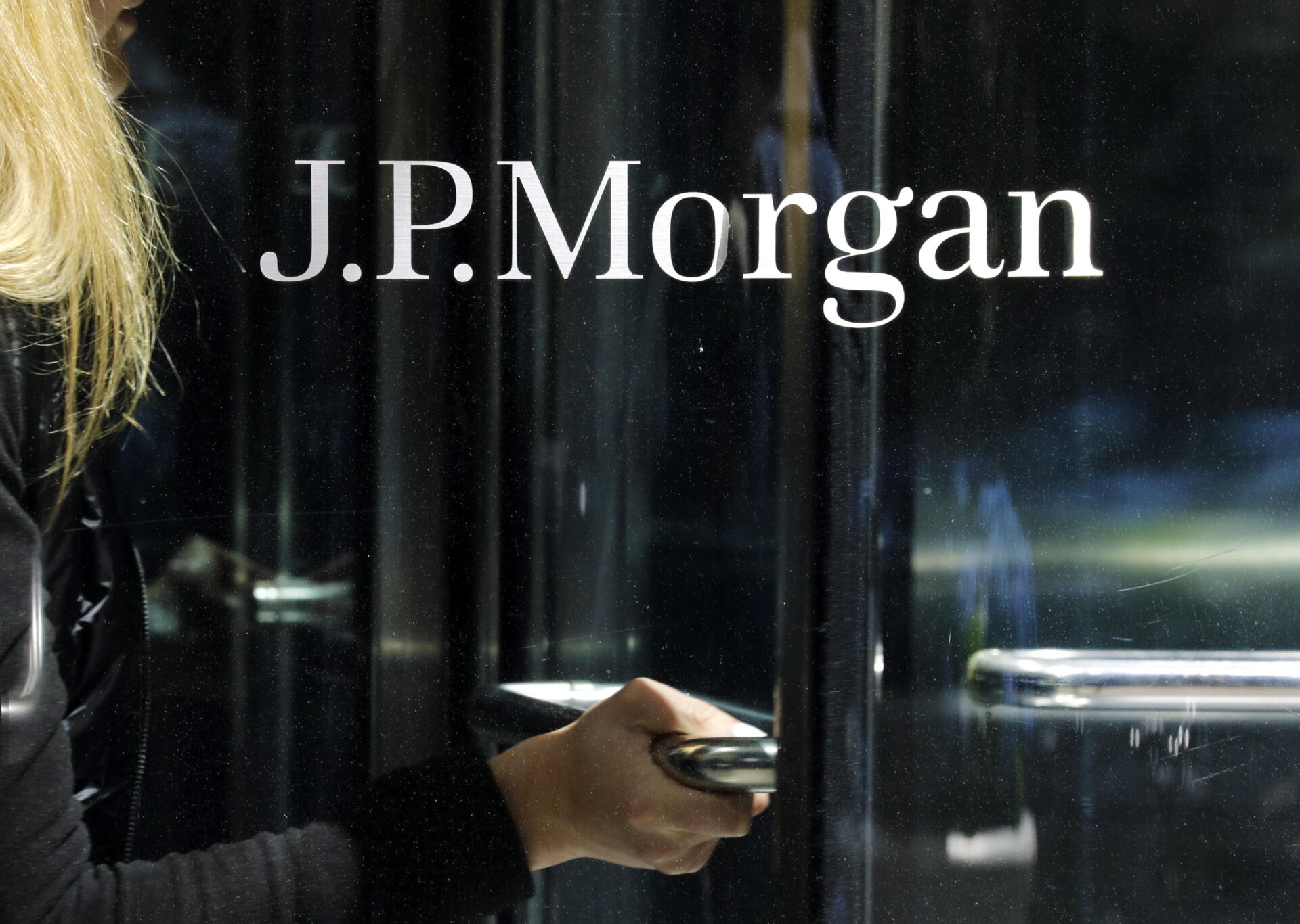 JPMorgan, pronti 1.500 miliardi da investire nei settori strategici della sicurezza Usa JPMorgan, pronti 1.500 miliardi da investire nei settori strategici della sicurezza Usa