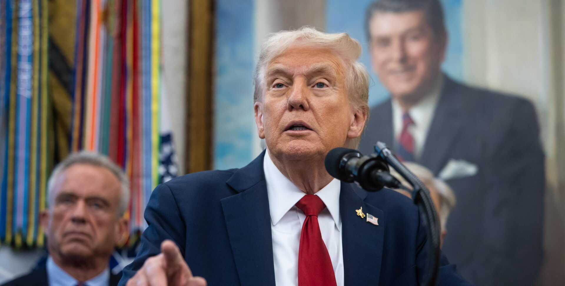 Governo Usa in shutdown: e Trump pensa a tagliare migliaia di dipendenti federali