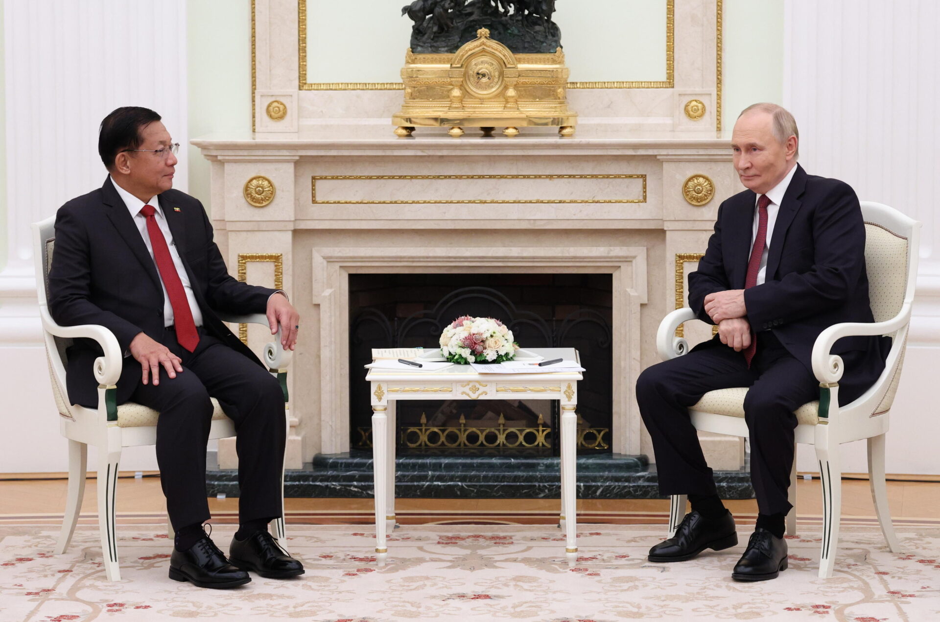 accordi nucleari e missioni spaziali gli affari tra myanmar e russia