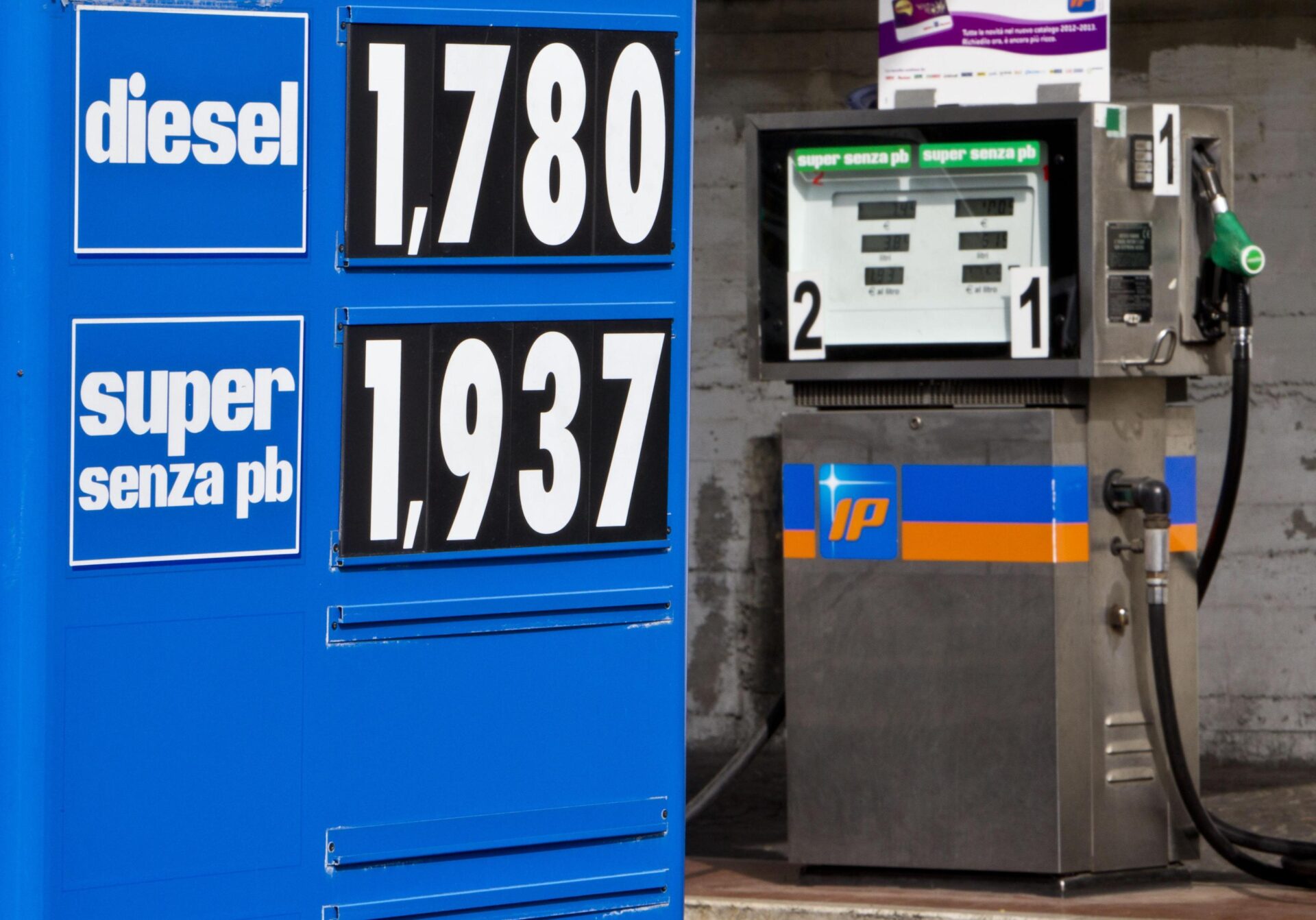 ip passa alla socar azera la fine dei petrolieri italiani pesa pi249 di quanto sembri