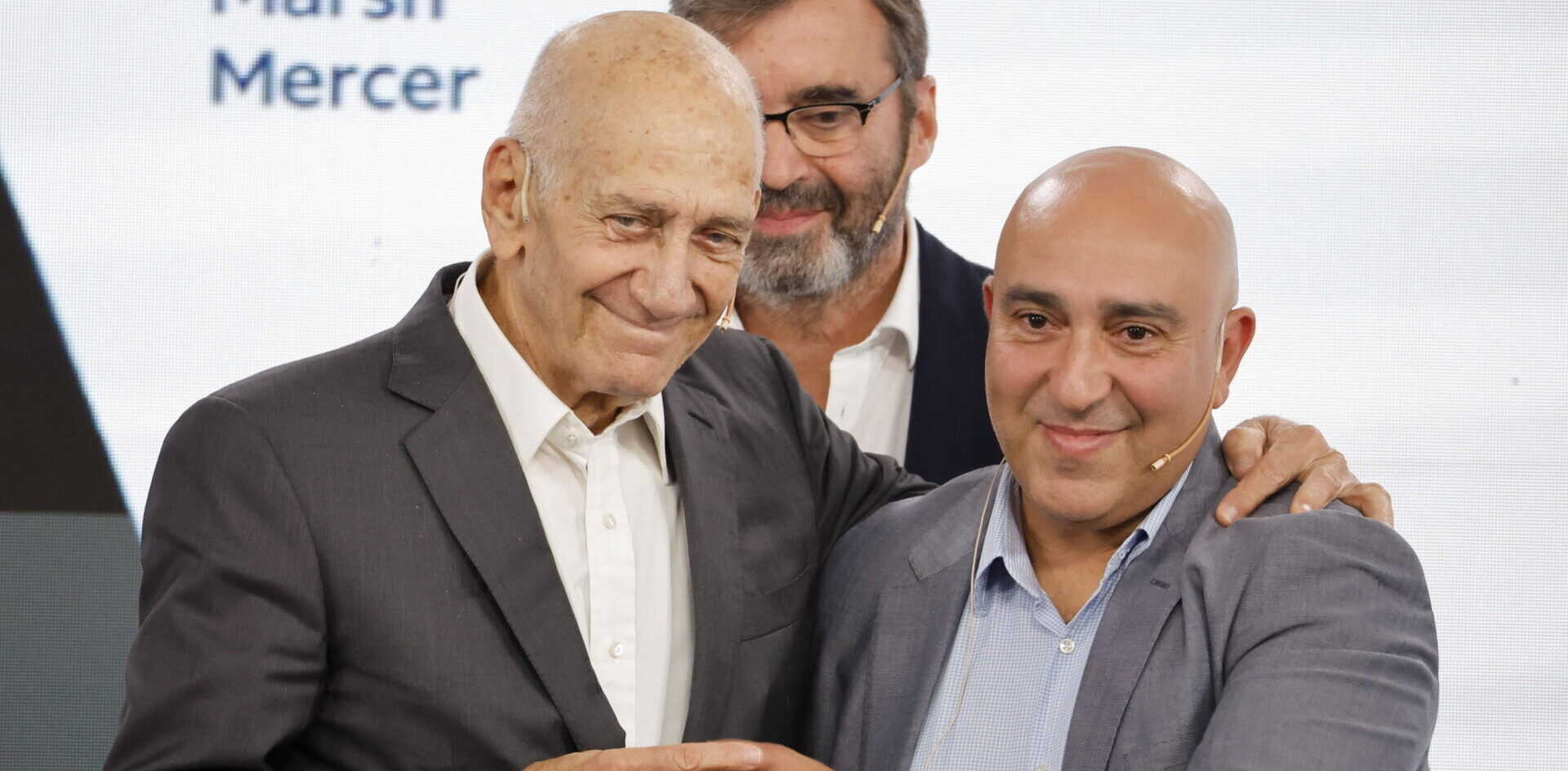 Chi è Ehud Olmert, l’ex primo ministro israeliano feroce critico di Netanyahu: “Soluzione a due stati unica alternativa”