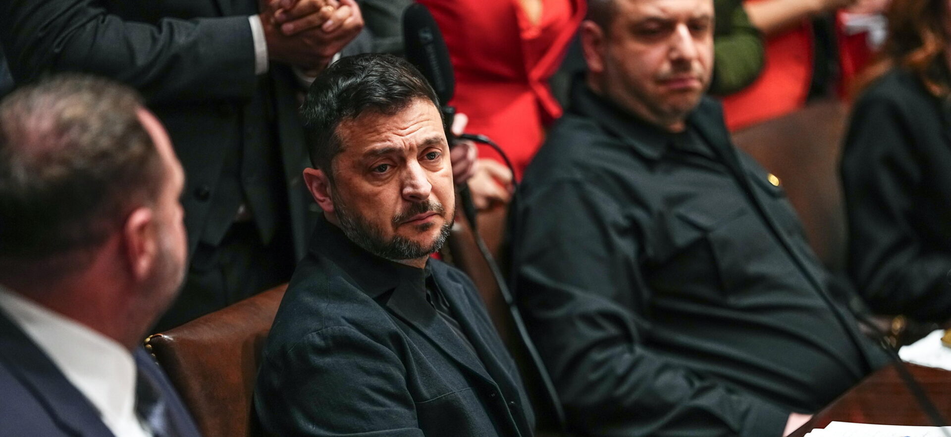 corruzione al centro del dibattito ucraini e media contro la stagnazione di zelensky