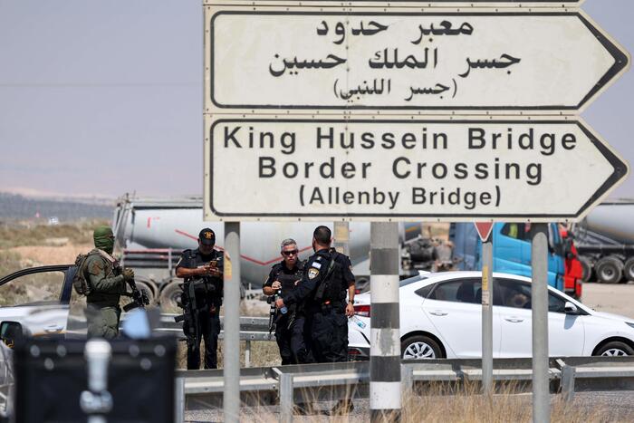 Il Ponte di Allenby: unica apertura al mondo per i palestinesi e simbolo del controllo israeliano