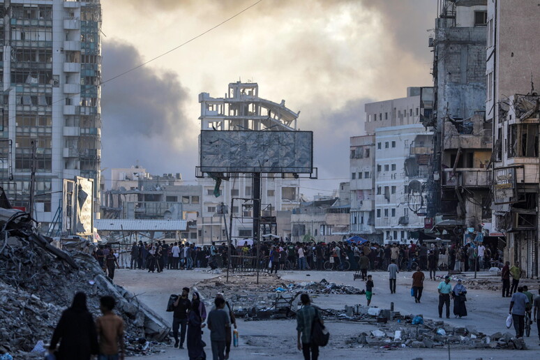 piano trump hamas e israele firmano due anni dopo gli ostaggi tornano e a gaza si smette di morire