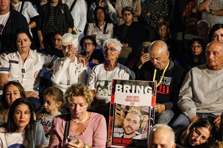 Hamas, mossa a sorpresa: ringrazia Trump, accetta di liberare gli ostaggi e avvicina la pace