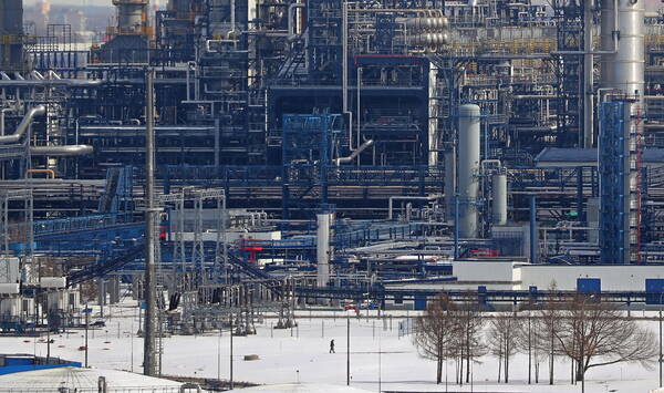 anche in slovacchia salta la terza raffineria in tre giorni continua la guerra dell8217energia all8217europa