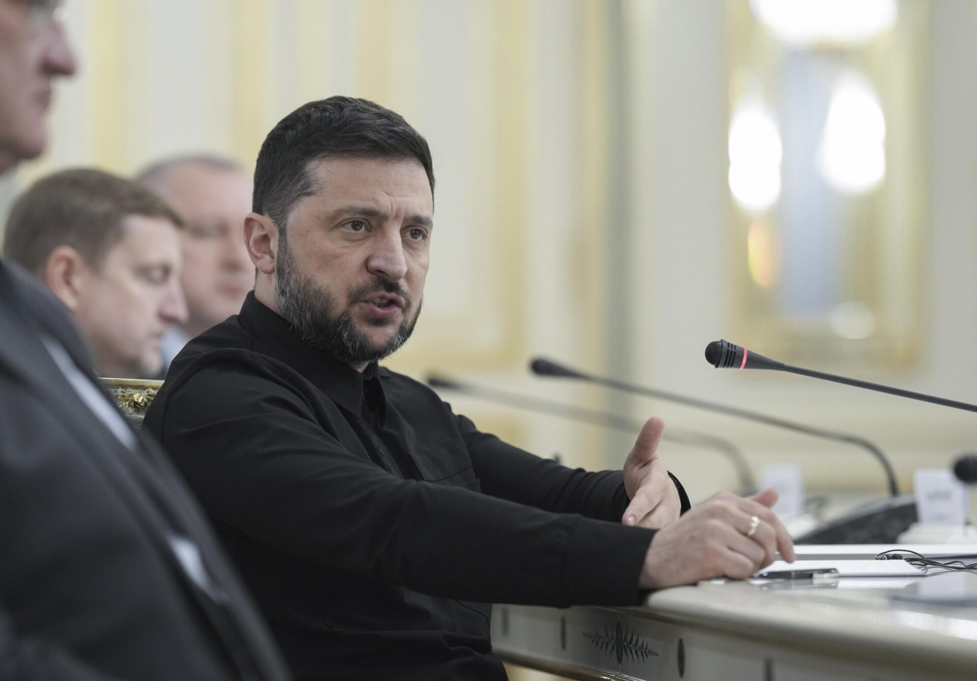 42 miliardi di dollari di disavanzo commerciale e deficit verso i 50: le finanze dell’Ucraina sono un buco ...