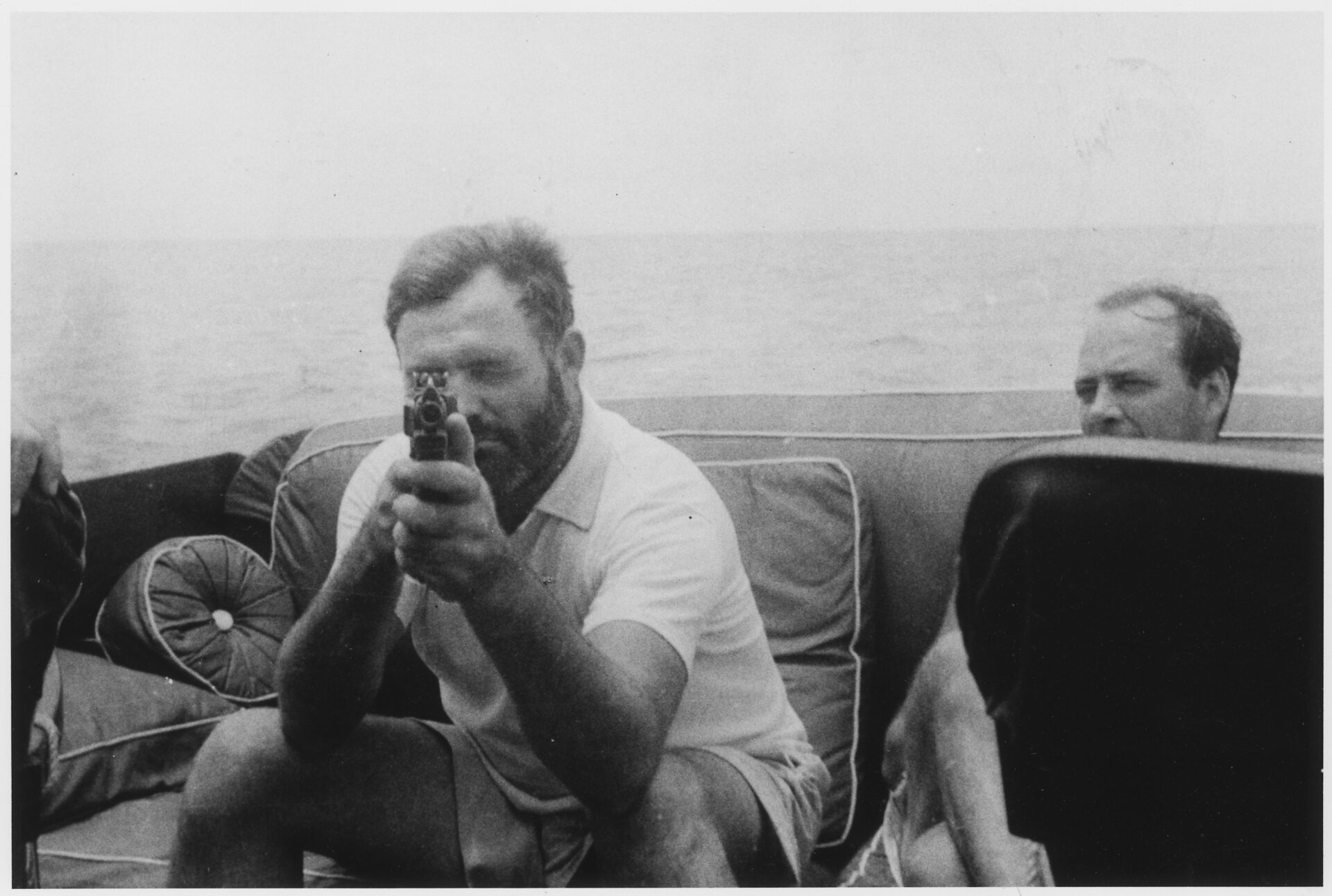 Scrittore, marinaio, soldato e anche spia: il suo nome era Hemingway, Ernest Hemingway