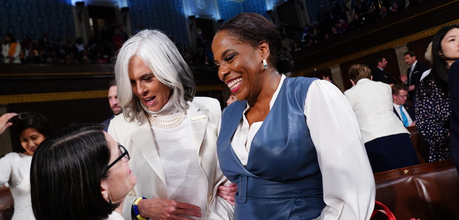 Epstein e i “consigli” alla deputata dem Plaskett: messaggi in diretta per affossare Trump Epstein e i “consigli” alla deputata dem Plaskett: messaggi in diretta per affossare Trump