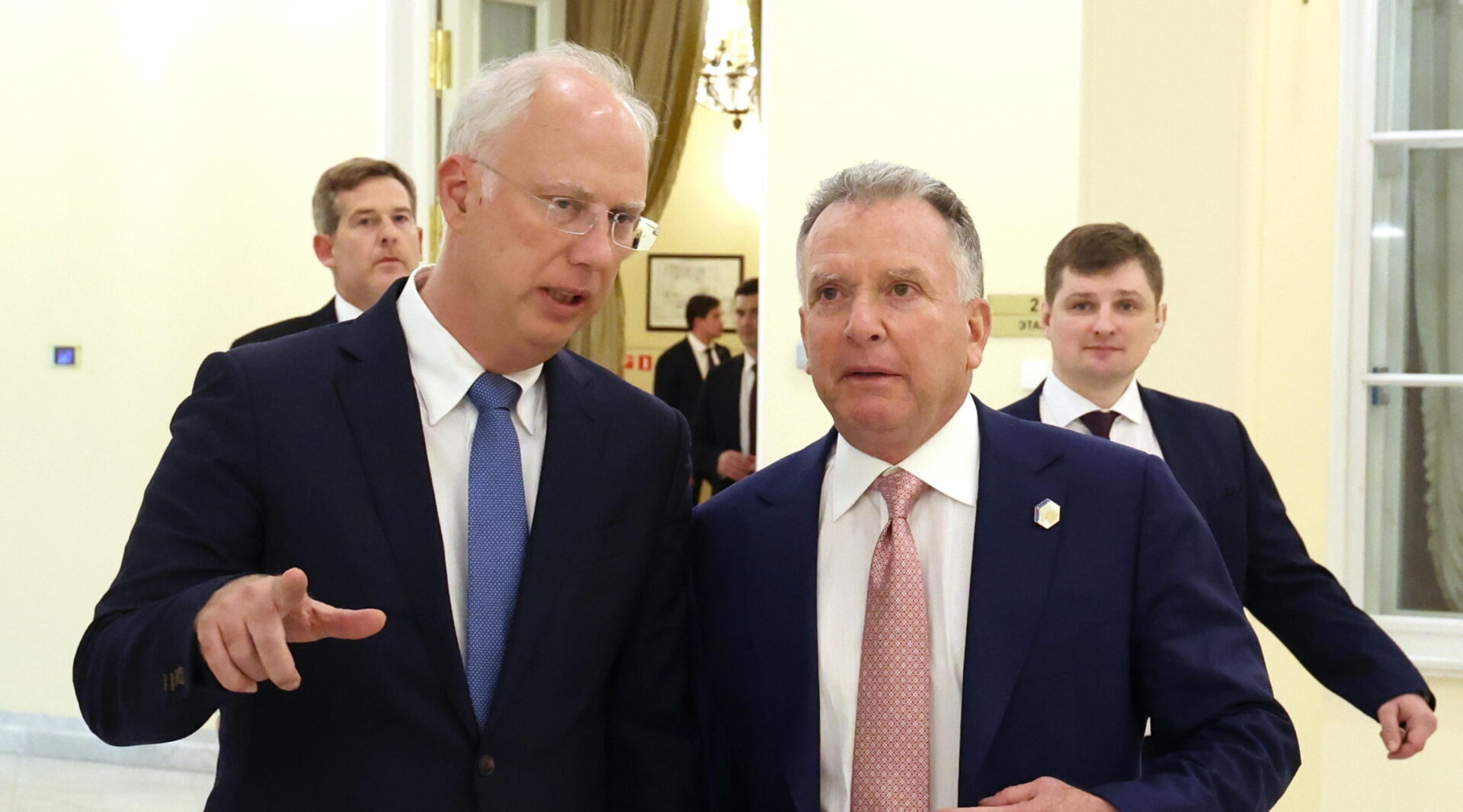 Il piano di pace di Trump per l’Ucraina: per Kiev, cessione del Donbass e niente Nato. Ue umiliata