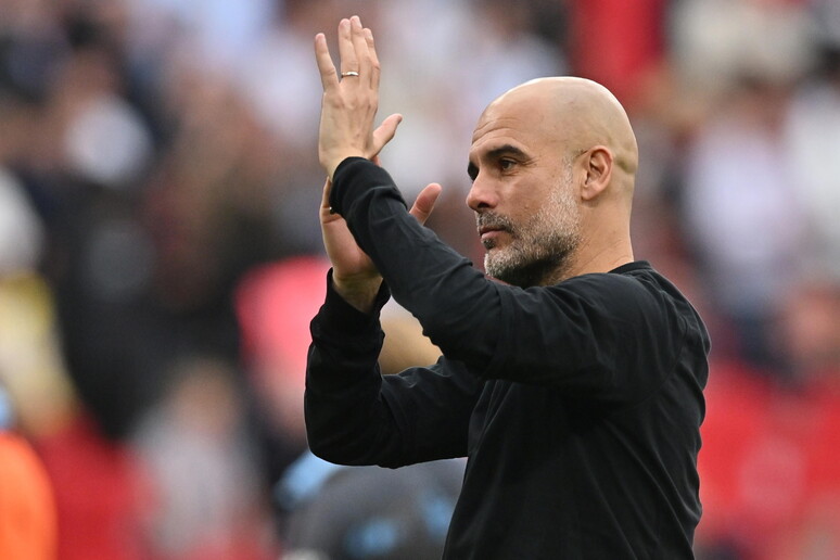 La Palestina, il Sudan, i rifugiati, i migranti: le partite vincenti di Pep Guardiola