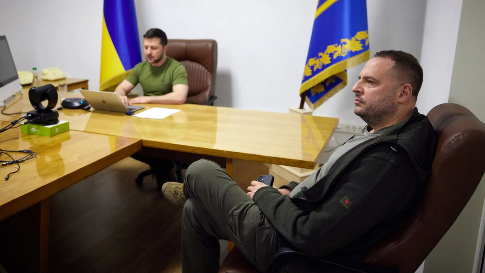 Ucraina, al tirassegno della corruzione ora tocca a Jermak, il presidente ombra di Zelensky