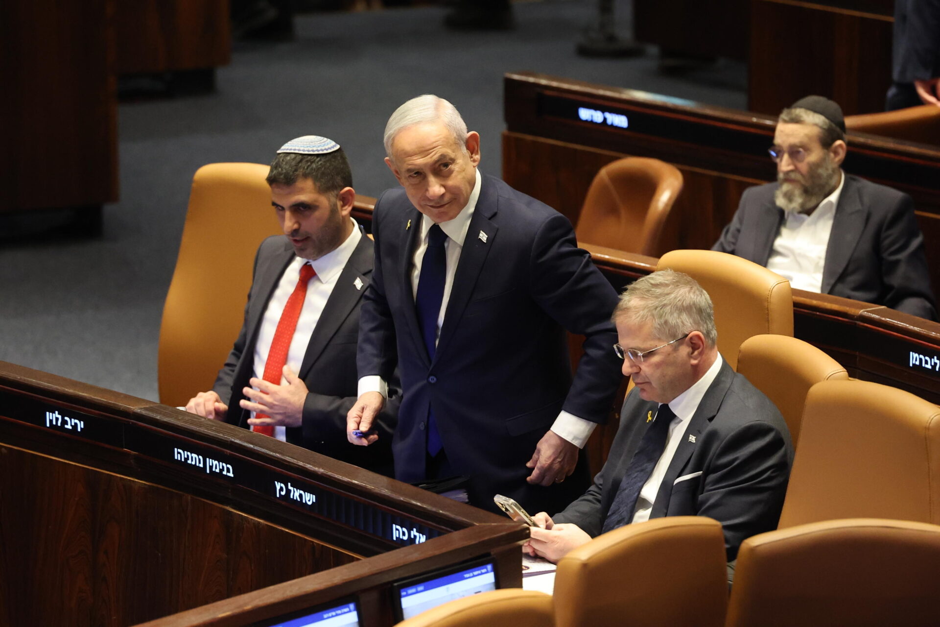 Netanyahu tira dritto: no al ritiro dalla politica in cambio della grazia Netanyahu tira dritto: no al ritiro dalla politica in cambio della grazia