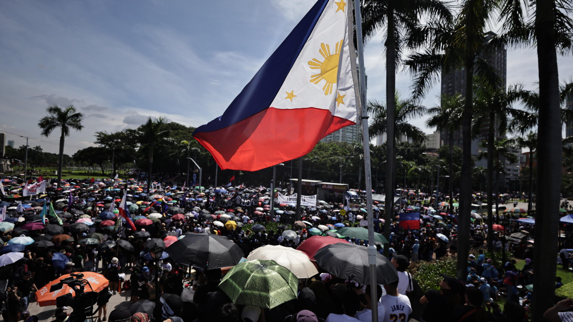Marcos vs Marcos: cosa c’è dietro la faida politico familiare che scuote le Filippine