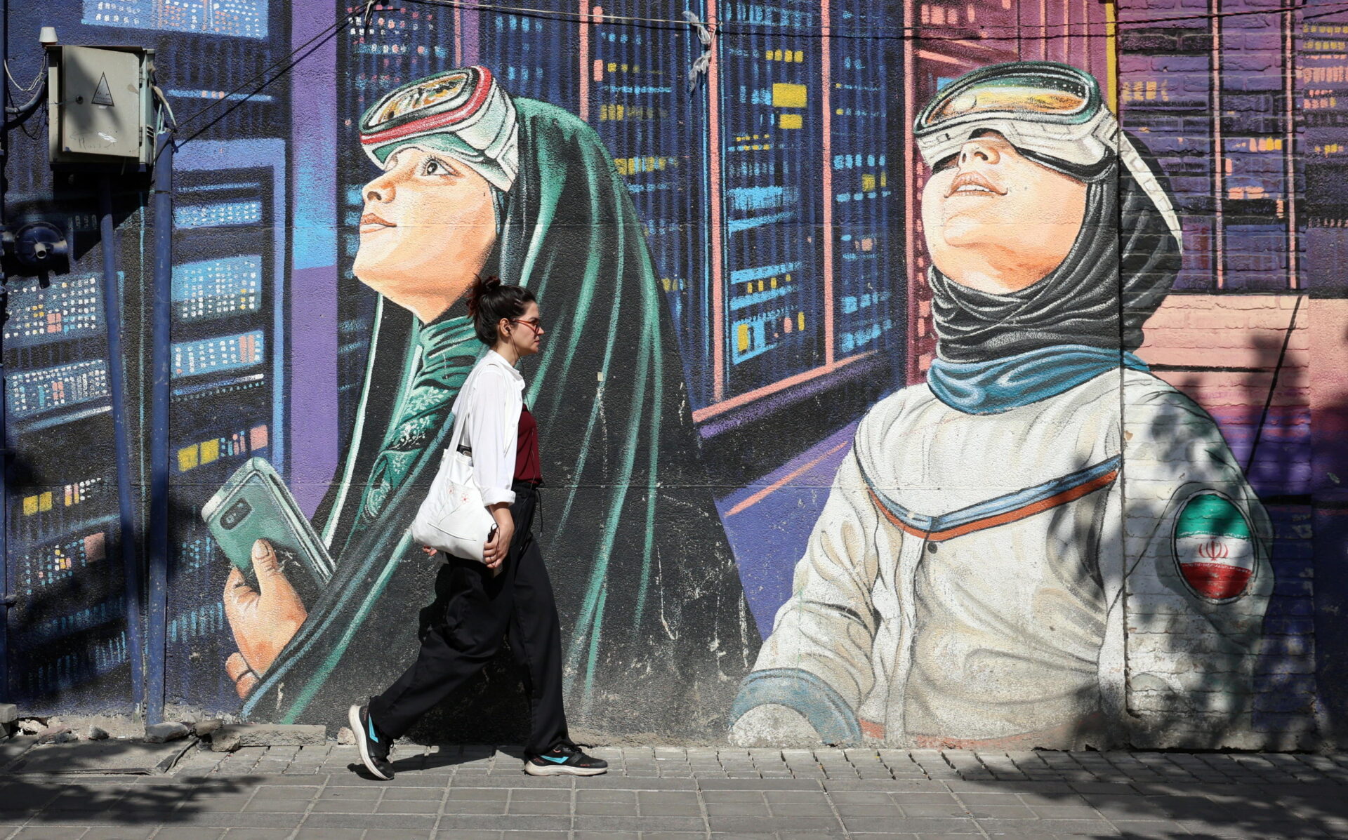 La corsa delle iraniane e la disobbedienza civile: cosa è successo a Kish Island La corsa delle iraniane e la disobbedienza civile: cosa è successo a Kish Island