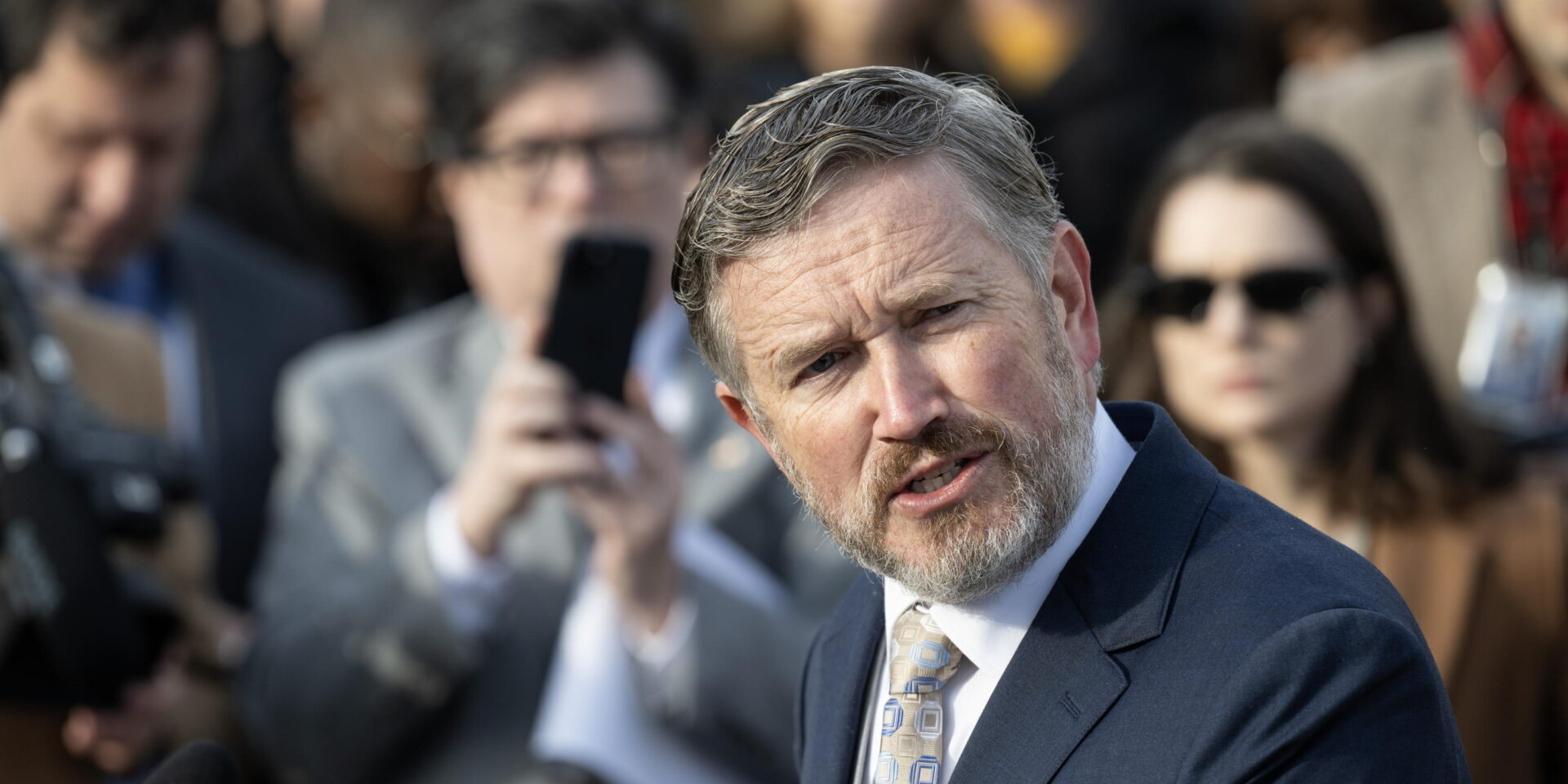 “Nato relitto della Guerra Fredda, ritiriamoci”: la proposta del deputato repubblicano Massie al Congresso