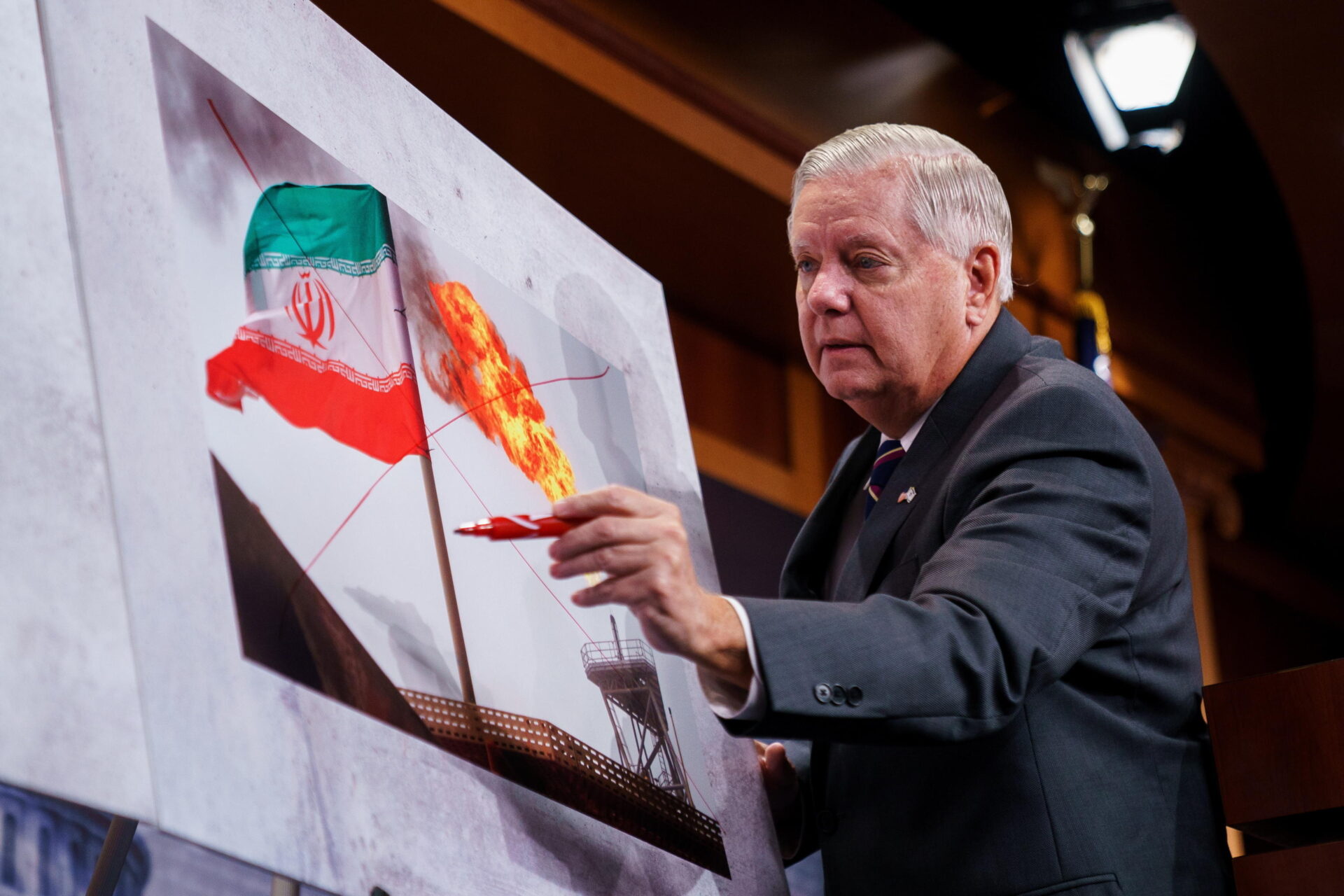 Un missile su Lindsey Graham