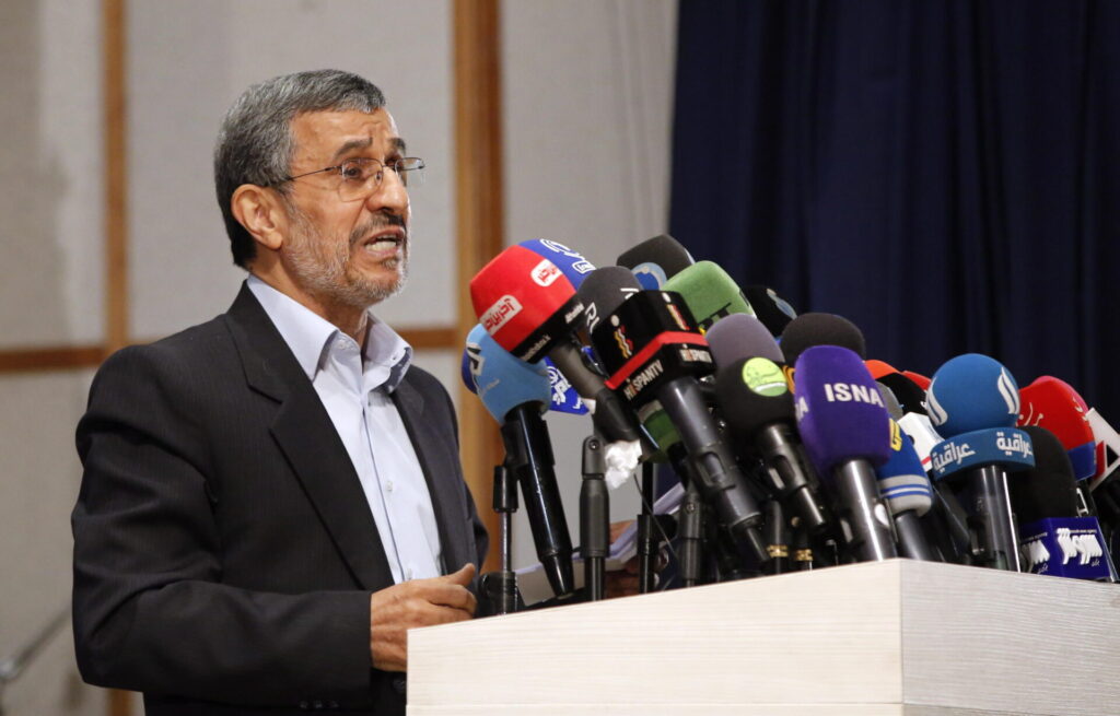 Netanyahu e il losco Ahmadinejad: Haarez trova conferme allo scoop del Nyt