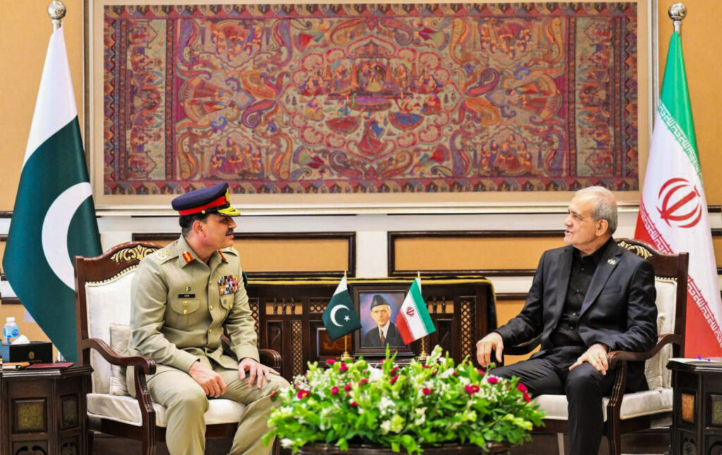 Iran. Mentre cadono le bombe, si muove la diplomazia