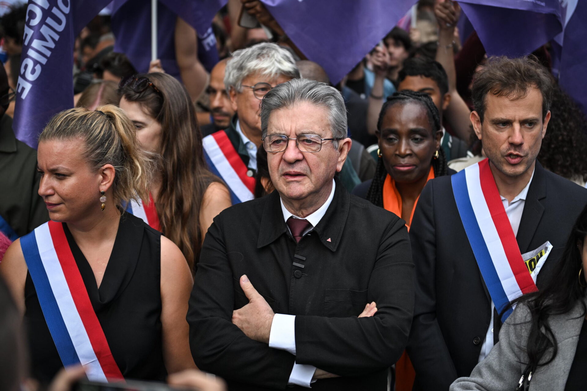 francia m233lenchon scende in campo a fianco delle proteste con un occhio alle presidenziali da It.insideover.com francia m233lenchon scende in campo a fianco delle proteste con un occhio alle presidenziali