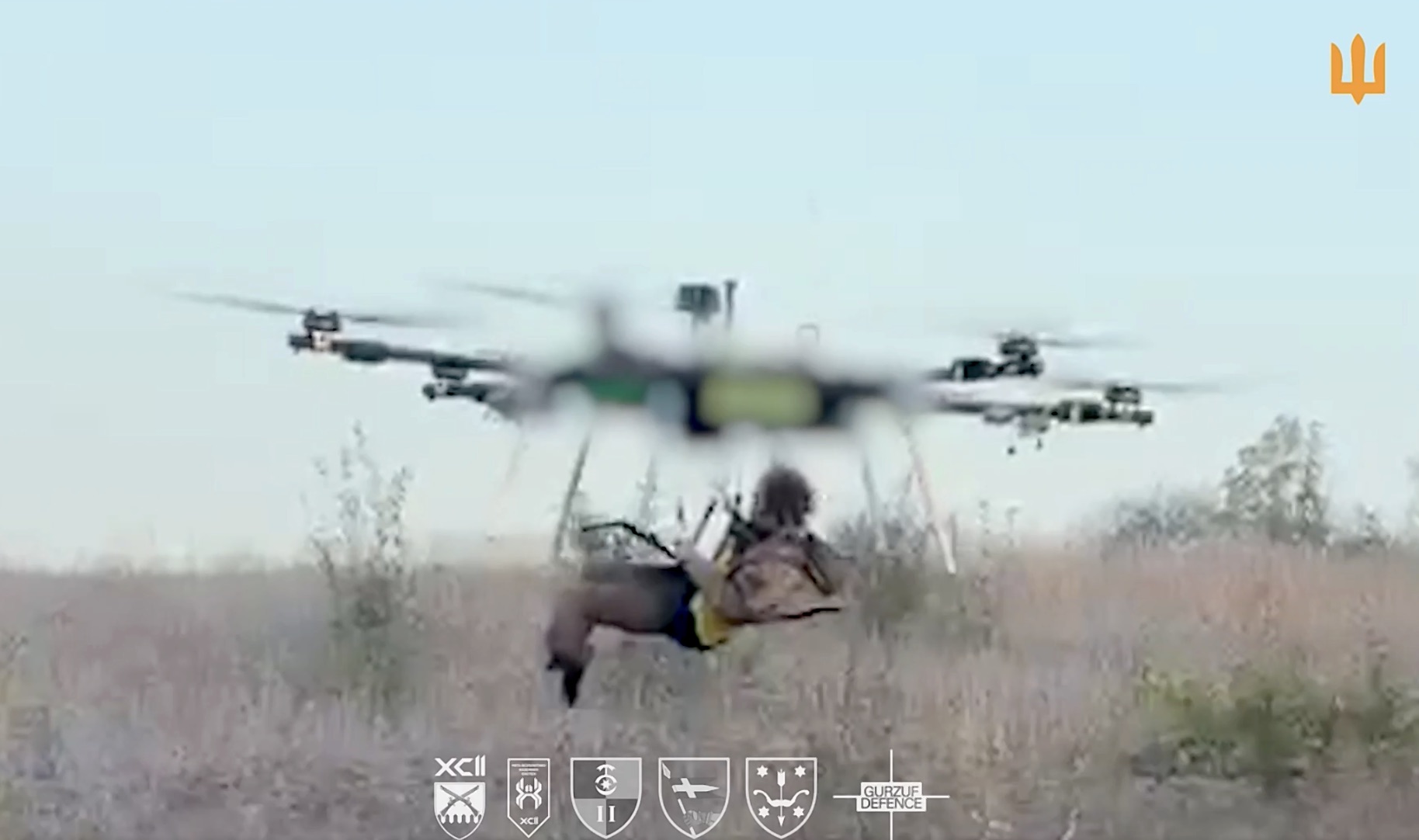 la prima volta sul fronte ucraino soldato ferito ed evacuato dalla prima linea con un drone da It.insideover.com la prima volta sul fronte ucraino soldato ferito ed evacuato dalla prima linea con un drone